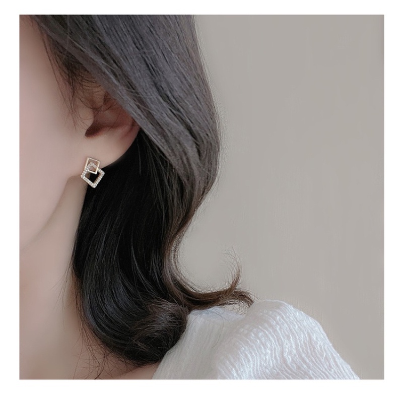 Khuyên Tai Nữ Đính Ngọc Trai Phong Cách Đơn Giản