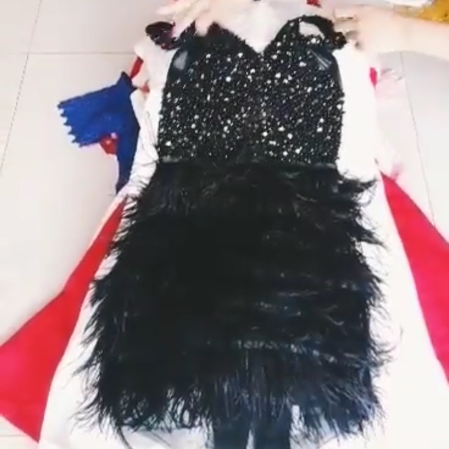 Đầm lông vũ
