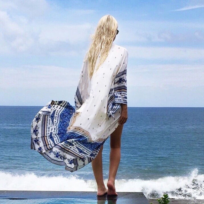 Áo khoác ngoài khi mặc đồ bơi kiểu dáng thời trang