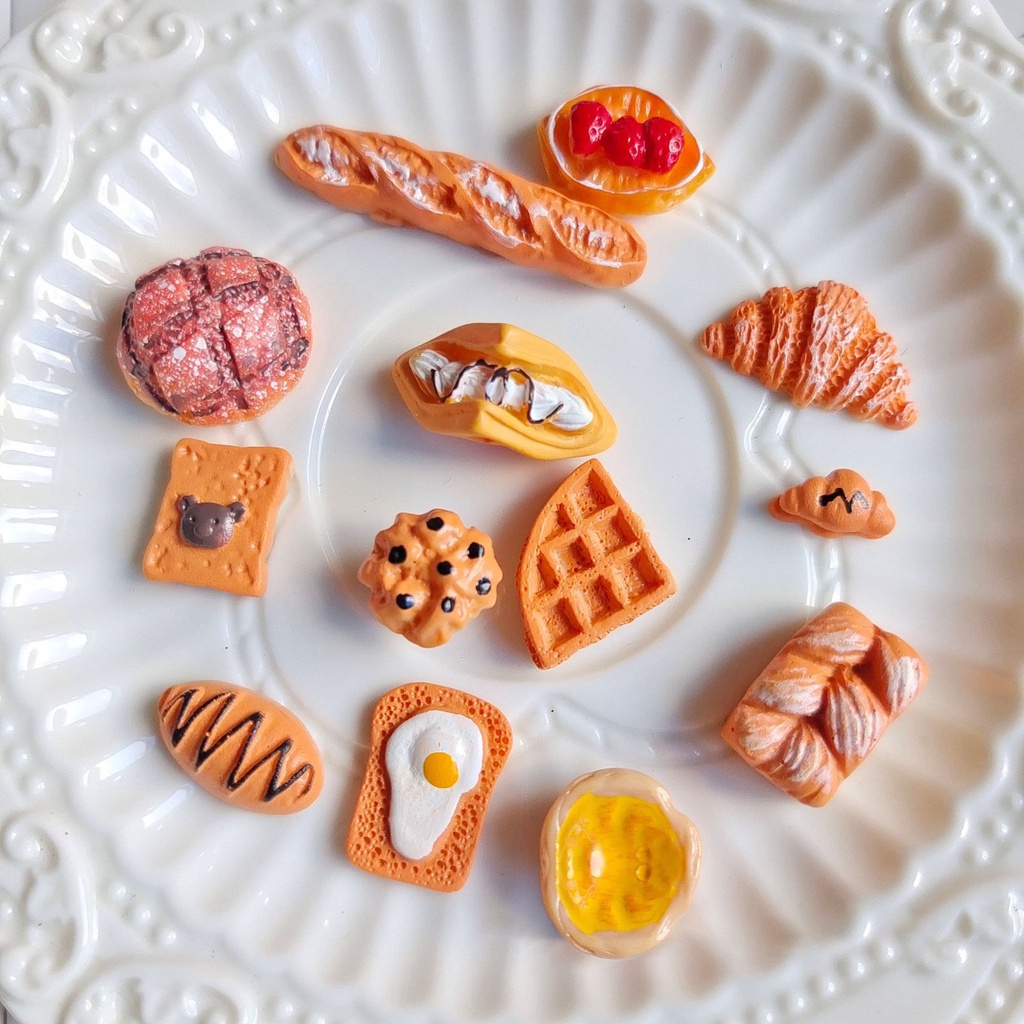 Đồ Chơi Mô Hình Điện Thoại Bánh Mì Mini Trang Trí Nhà Búp Bê