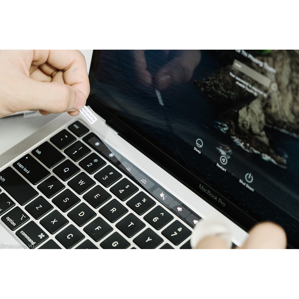 Miếng dán bảo vệ Touch Bar cho macbook 2016 đến 2020