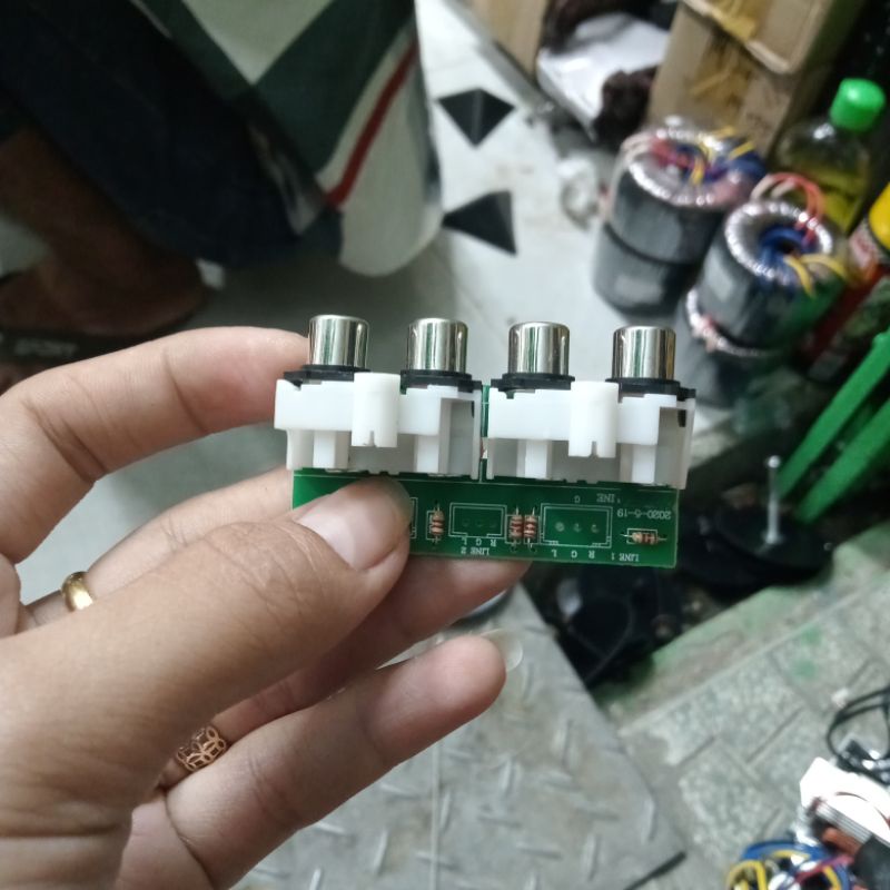 Trạm Hoa Sen Mạch Loa Kéo Reverb