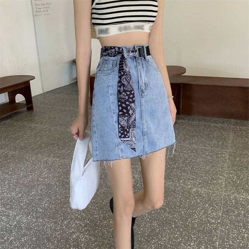 Chân váy jean chữ A lưng cao phong cách Hàn Quốc thời trang | BigBuy360 - bigbuy360.vn