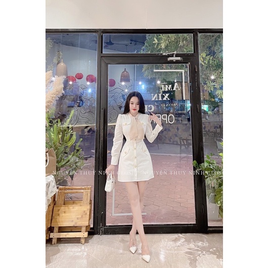 Đầm kaki cúc đồng phối cổ lụa