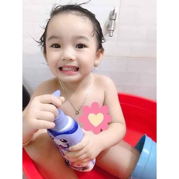 Sữa tắm gội cho trẻ nhỏ và trẻ sơ sinh Dnee Kids Thái Lan 400ml