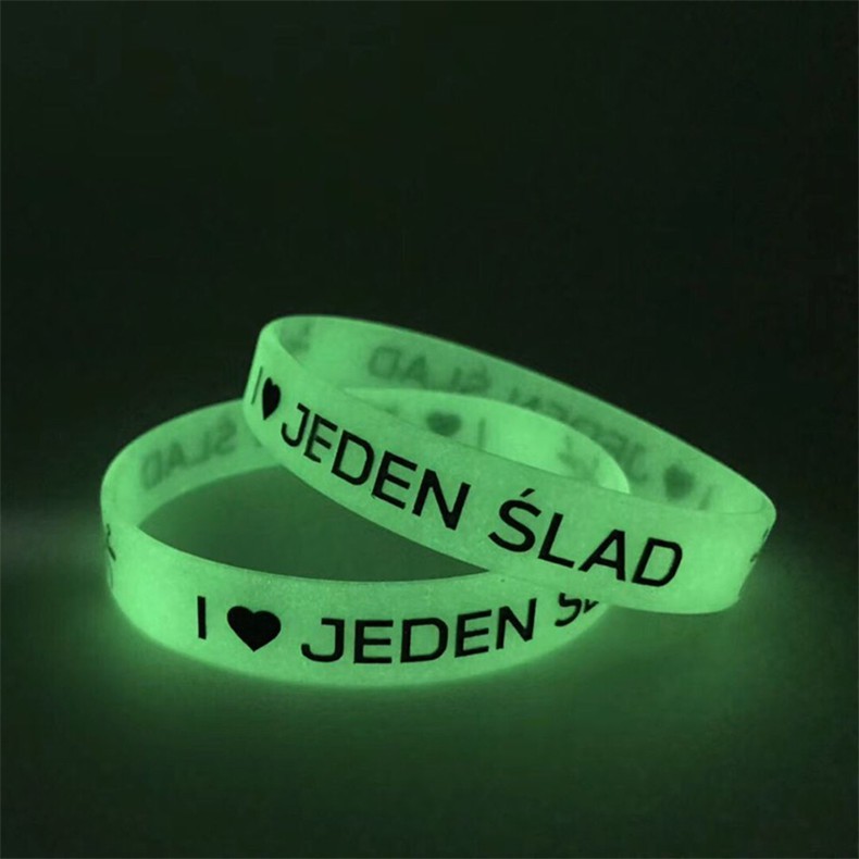 Vòng đeo tay thể thao thời trang làm từ silicon cao cấp màu ngẫu nhiên