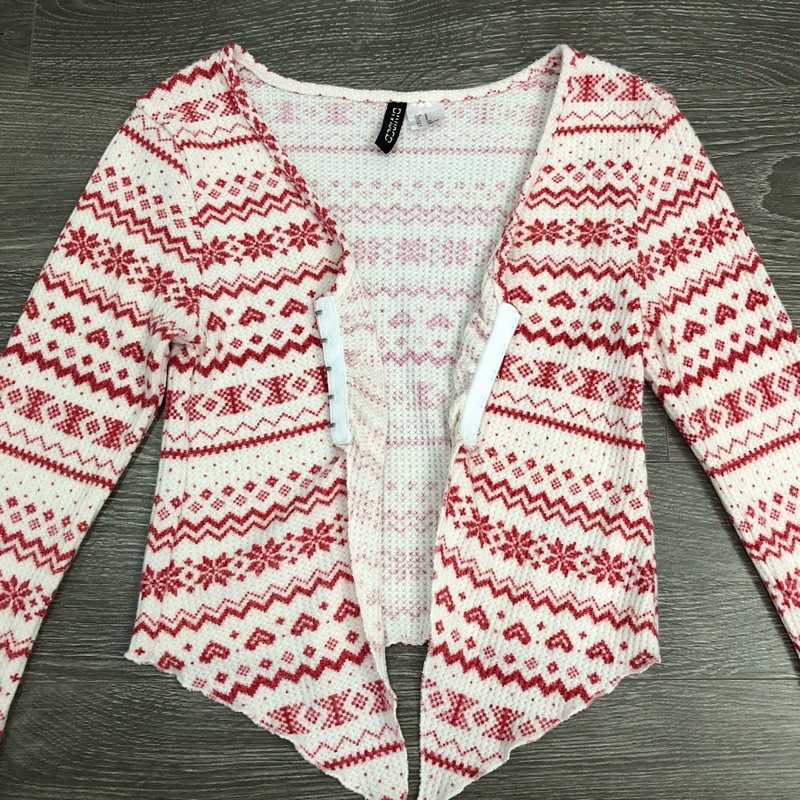 BEUCLOSET - Áo tay ống loe vạt nhọn khoá gài độc đáo