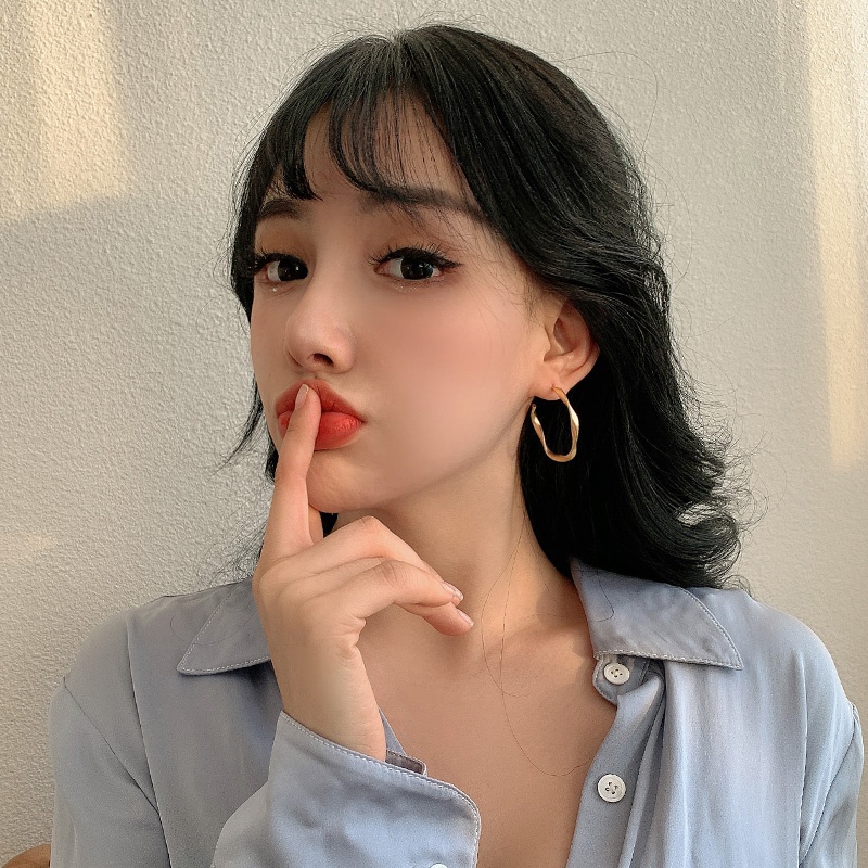 Khuyên tai tròn phong cách Hàn Quốc