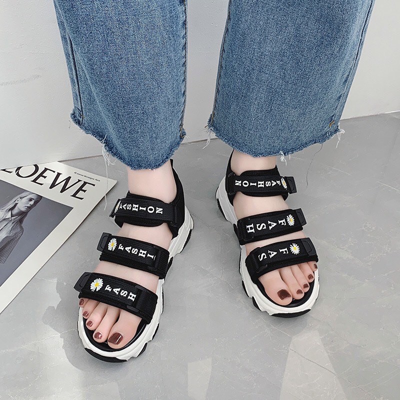 Mốt mới nhất Sandal nữ thời trang Ulzang 3 hoa cúc đế cao (3 màu) phối đẹp trẻ trung Đen Kem Xanh cực chất