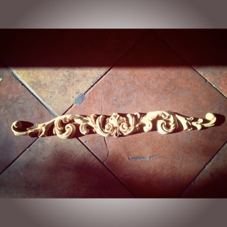 phào nẹp hoa văn tinh xảo làm từ gỗ tự nhiên mẫu 09