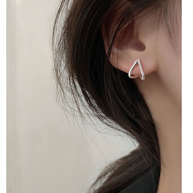 Bông tai bạc ý 925 chữ v đính đá vành tay nữ