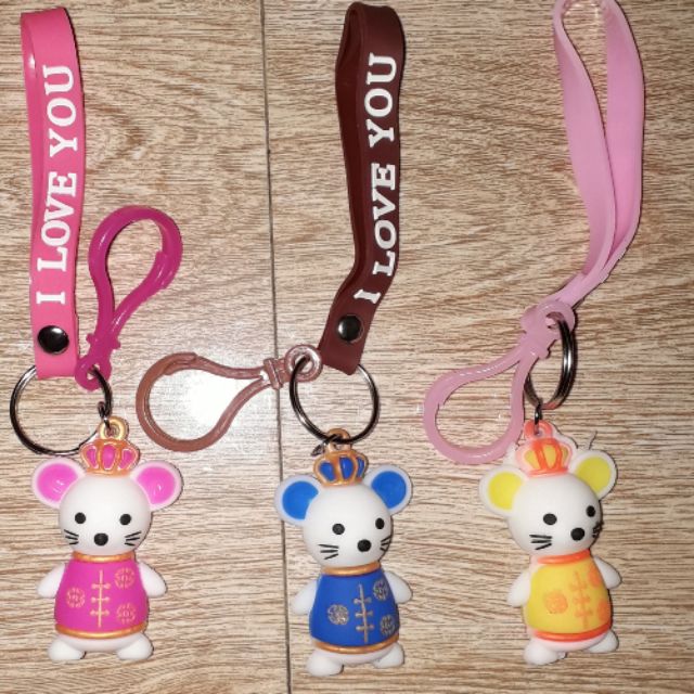 Một chiếc móc hình chú chuột bằng nhựa đặc rất đẹp