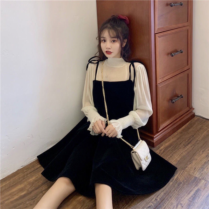 [Ulzzang] Set áo trắng váy yếm đen tiểu thư đáng yêu