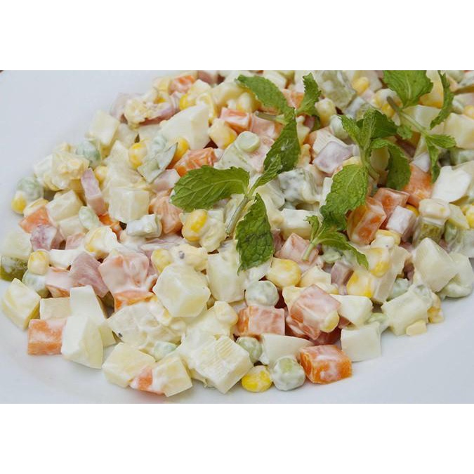 Xốt Mayonnaise Golden Farm là lựa chọn hoàn hảo cho món salad tươi giòn, hanh đạm giúp cho mỗi món ngon càng thêm đậm đà