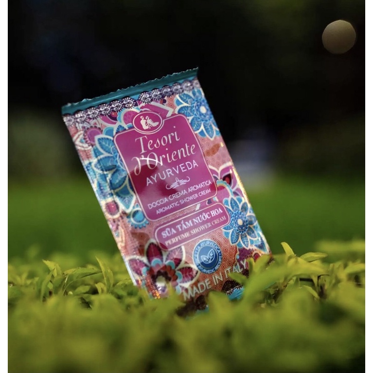 Gói Sữa Tắm Tesori D'Oriente Xích Nước Hoa Lưu Hương Ý Gói 7ml