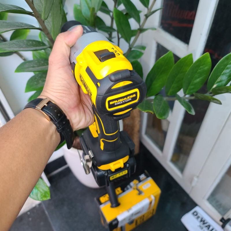 Bộ máy khoan dùng pin adapter DeWALT 18V DCD996