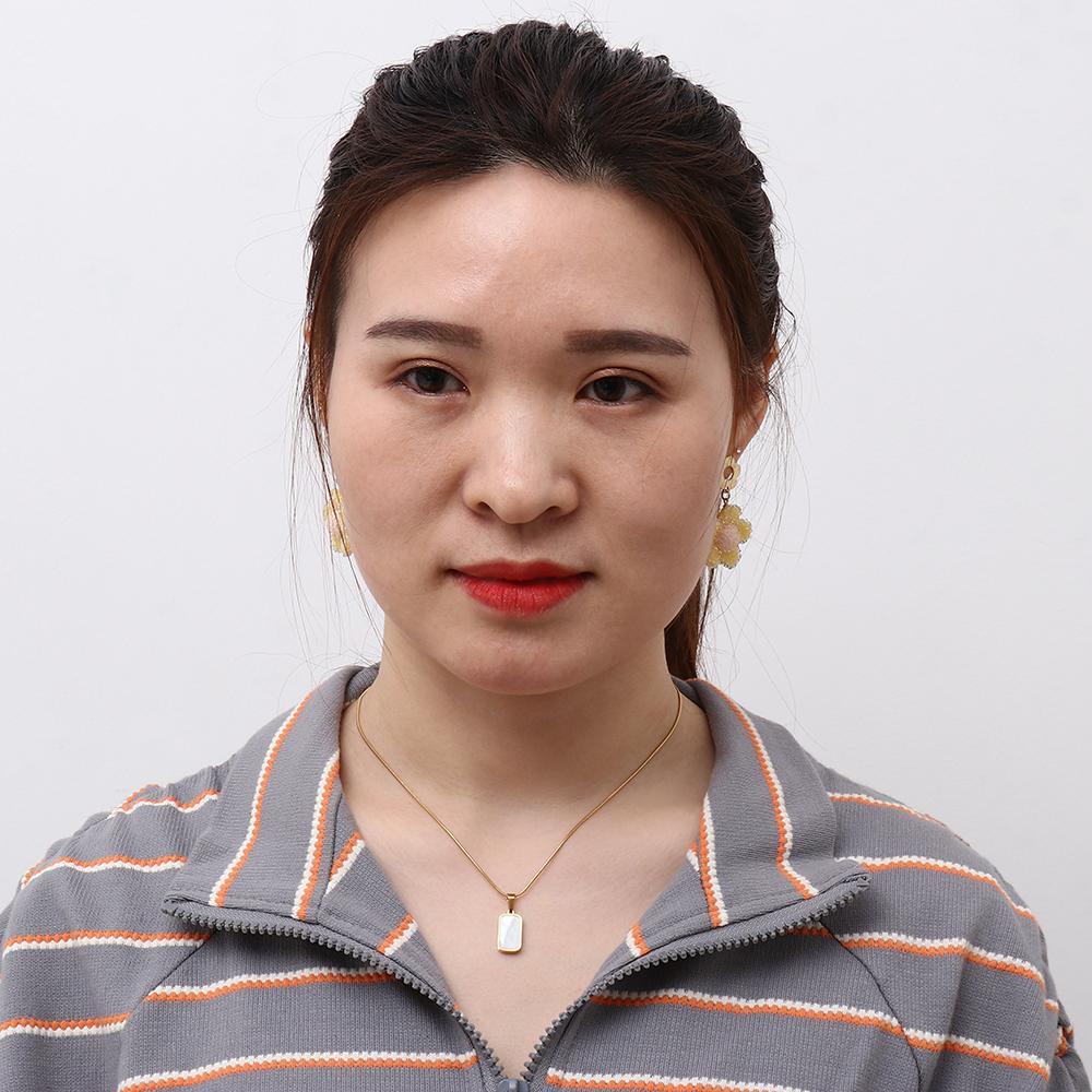 Vòng cổ Mặt Vuông Thiết Kế Đơn Giản Tinh Tế