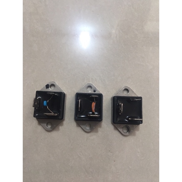Triac máy nước nóng