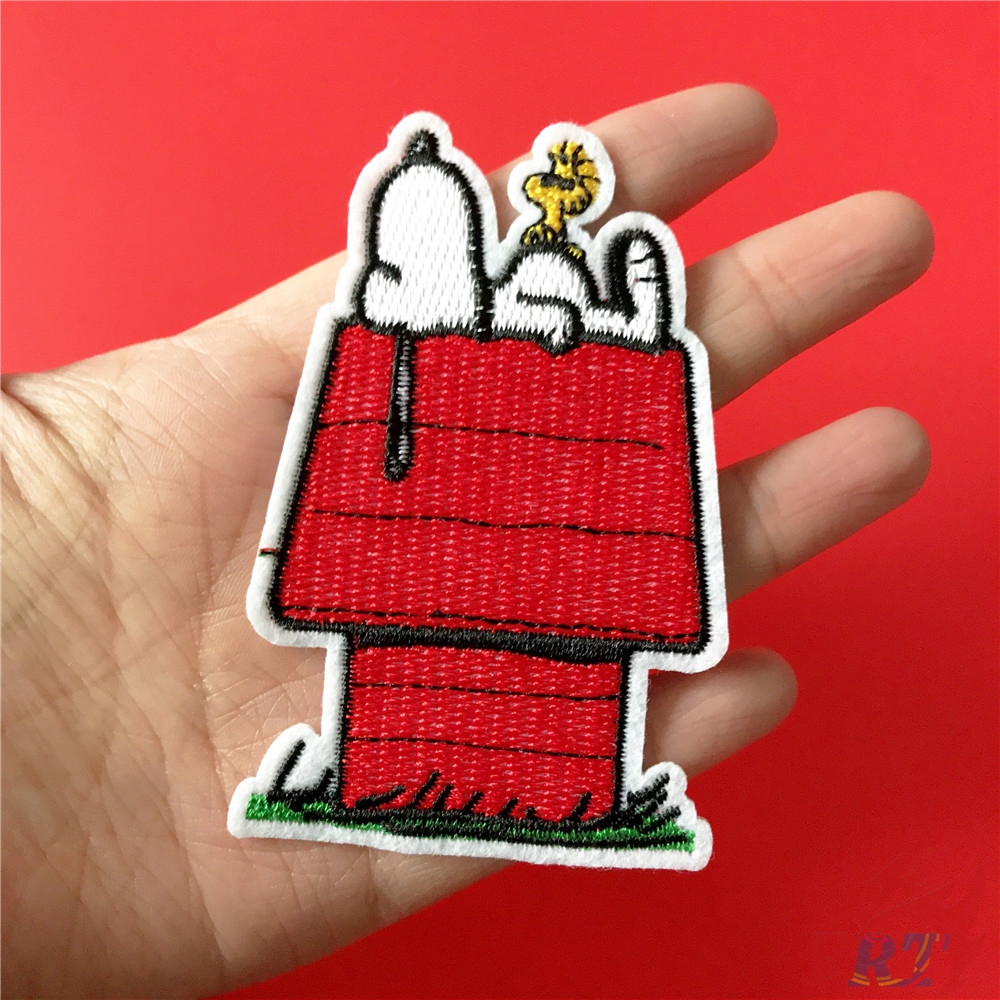Miếng vá ủi quần áo hình hoạt họa Snoopy và nhà đỏ (snoopy - seri 08)