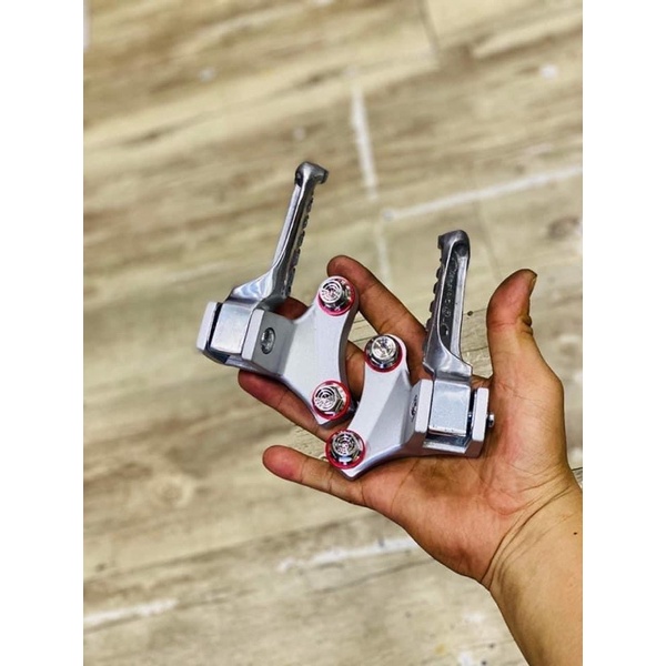 Combo Gác chân xếp nhôm Malaysia + Pát bô đùi gà CNC CHO XE EX / WIN