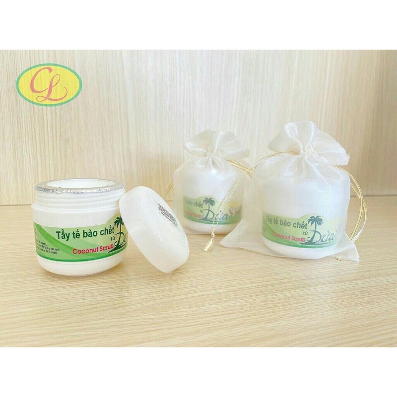 Tẩy tế bào chết từ cơm dừa và muối biển Cửu Long