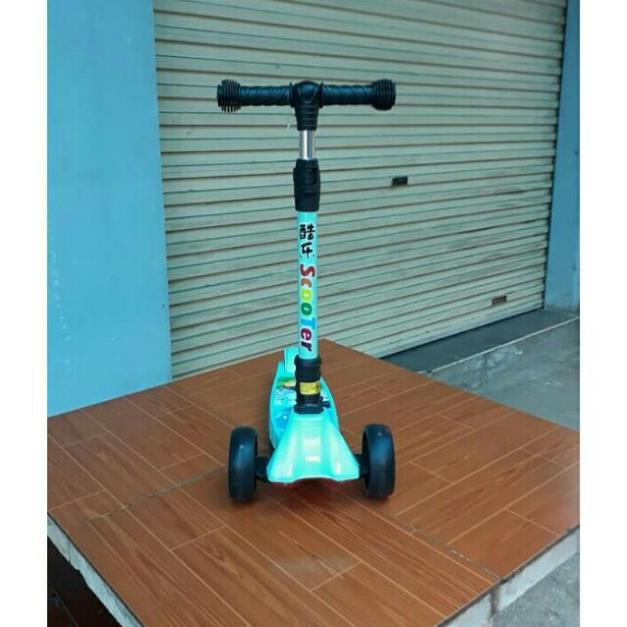 [GIÁ SỈ]  Xe trượt Scooter 3bánh phát sáng cho bé