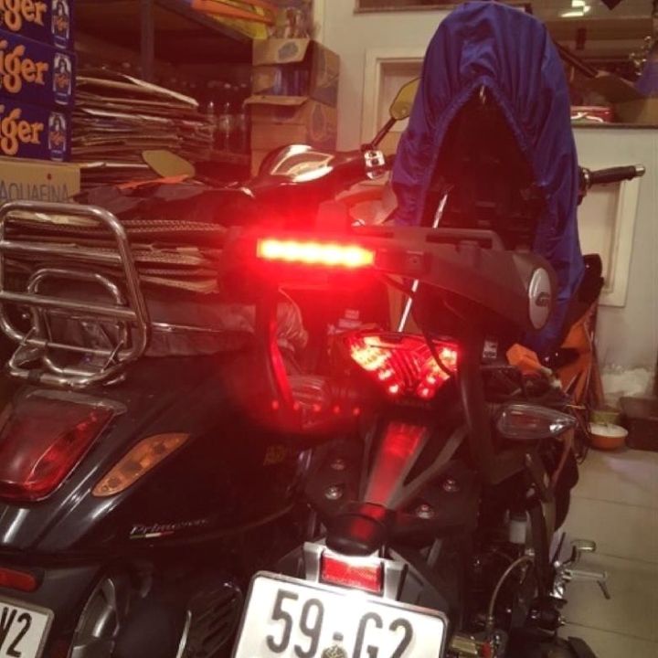 Đèn Stop Gắn Đế Thùng Givi, Đèn Hậu, Đèn Led Cảnh Báo Dừng Givi Chính Hãng Đảm Bảo An Toàn
