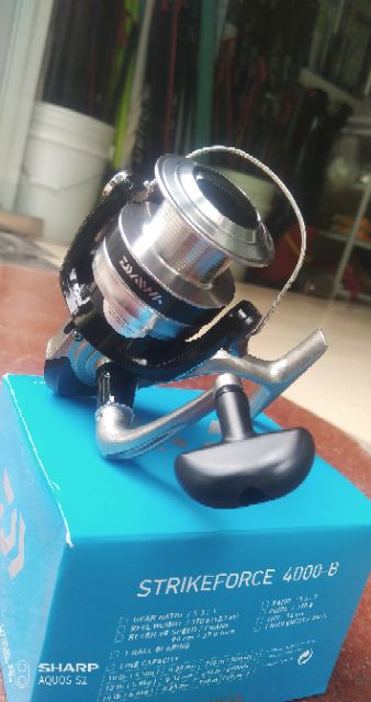 Máy câu cá Daiwa SF Strike Force 2500/4000