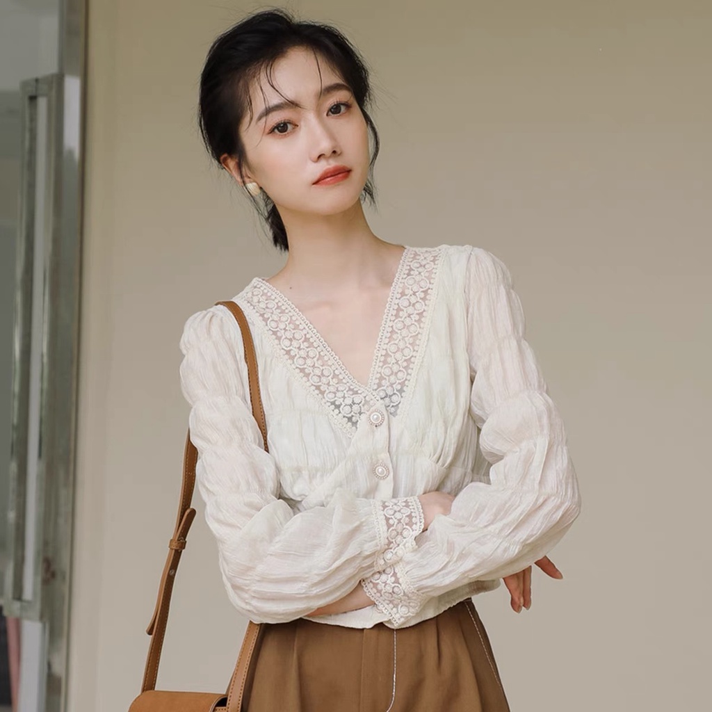 𝗺𝗶𝗲 𝘀𝘁𝘂𝗱𝗶𝗼 - Áo Chiffon cổ V phối ren điệu đà