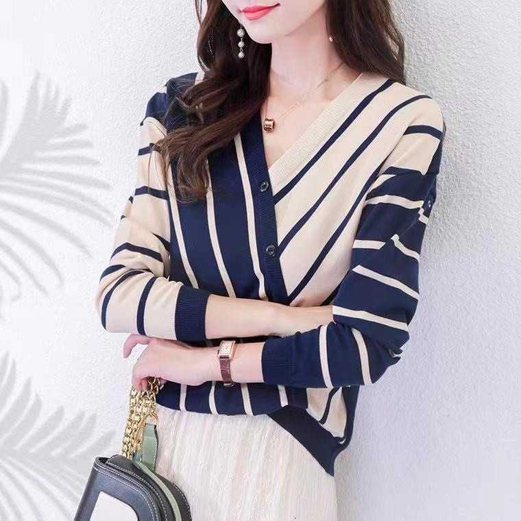 Áo Len Nữ Dài Tay Phối Cúc Chéo SUKI Chất Liệu Len Lông Cừu Quảng Châu Chât Mềm Mại