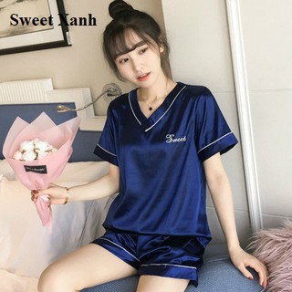 Bộ ngủ lụa cộc tay cổ tim hình đơn giản dễ thương