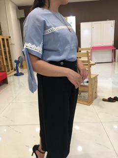 Áo sơ mi kẻ phối ren