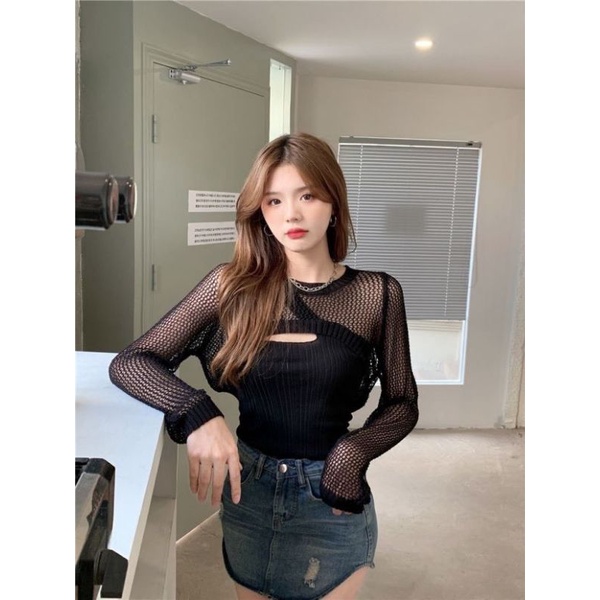 Set áo len cổ yếm kèm khoác len cutout ngực