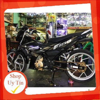 Tem xe Satria Fi xám đen Crom