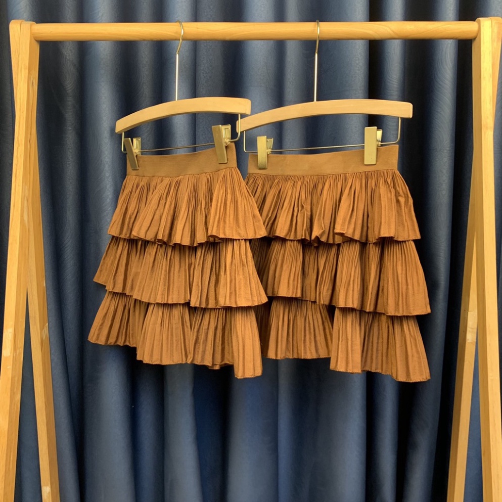 Chân váy ngắn voan 3 Tầng Xếp Ly, Chân Váy Xòe Kiểu Dáng Năng Động, Trẻ Trung, Chất Liệu Nhẹ Mát, mầu đen trắng