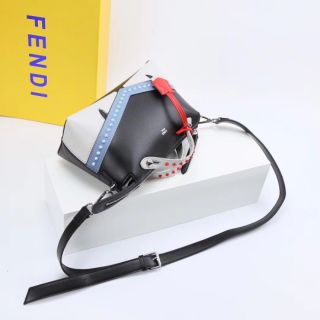 Túi fendi size 26