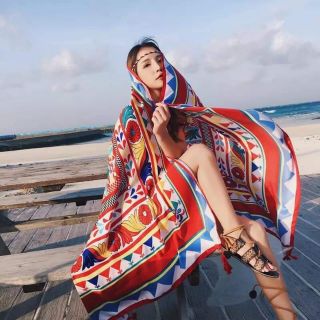 Khăn choàng đi biển