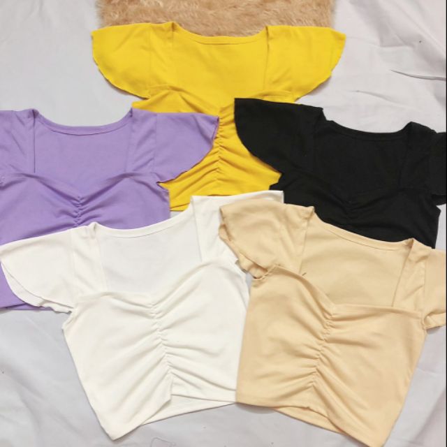 Áo croptop nhúng thun giữa ngực