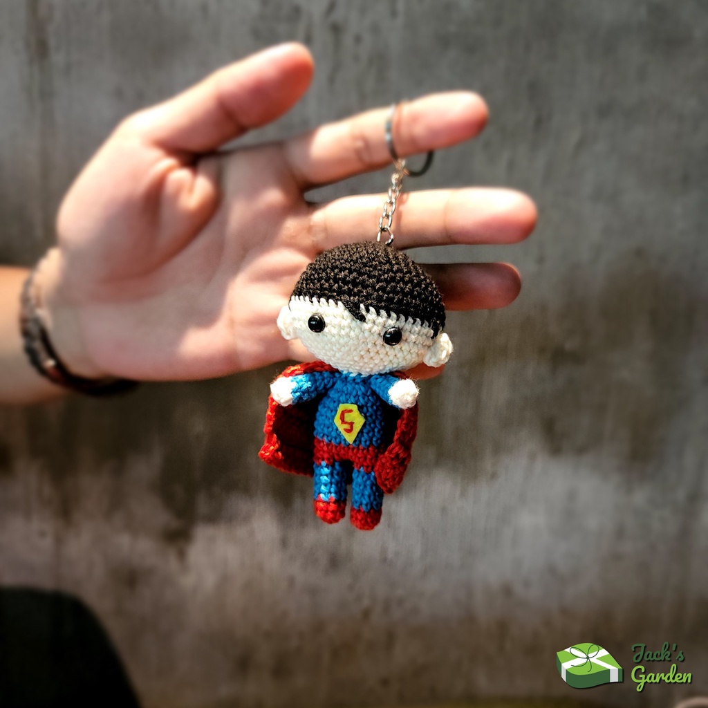 Móc khóa Superman bằng len handmade