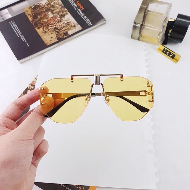 Kính bảng chuồng