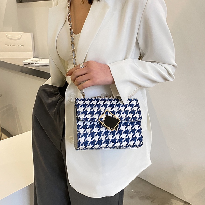 Túi đeo chéo vai IELGY phối chuỗi xích thời trang cho nữ