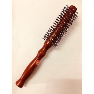 Lược tròn cán gỗ dễ dàng tạo kiểu tóc