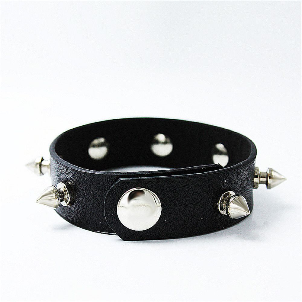 Vòng đeo tay trang trí đinh tán phong cách rock cá tính thời trang