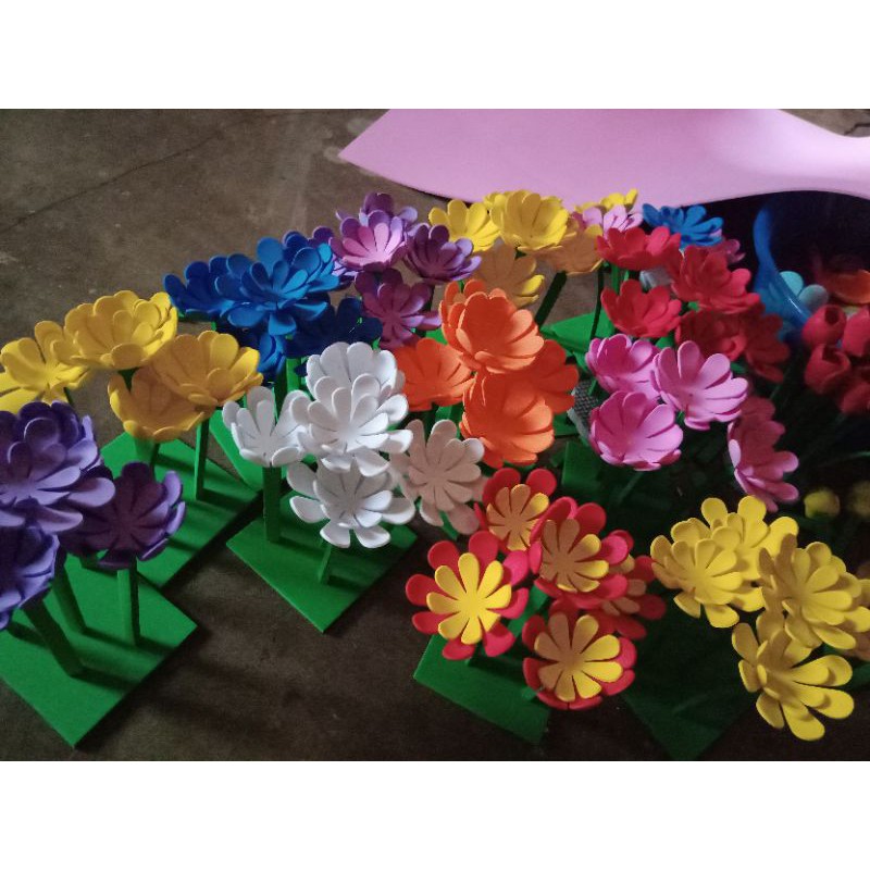 Khóm/ Bụi hoa trang trí góc đồ dùng mầm non