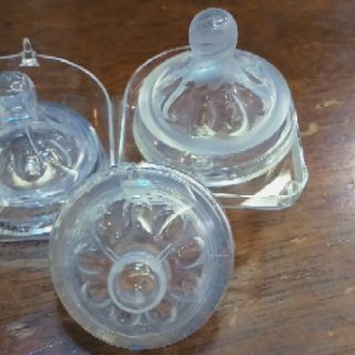 Thanh lý núm ty mới Philips Avent Natural