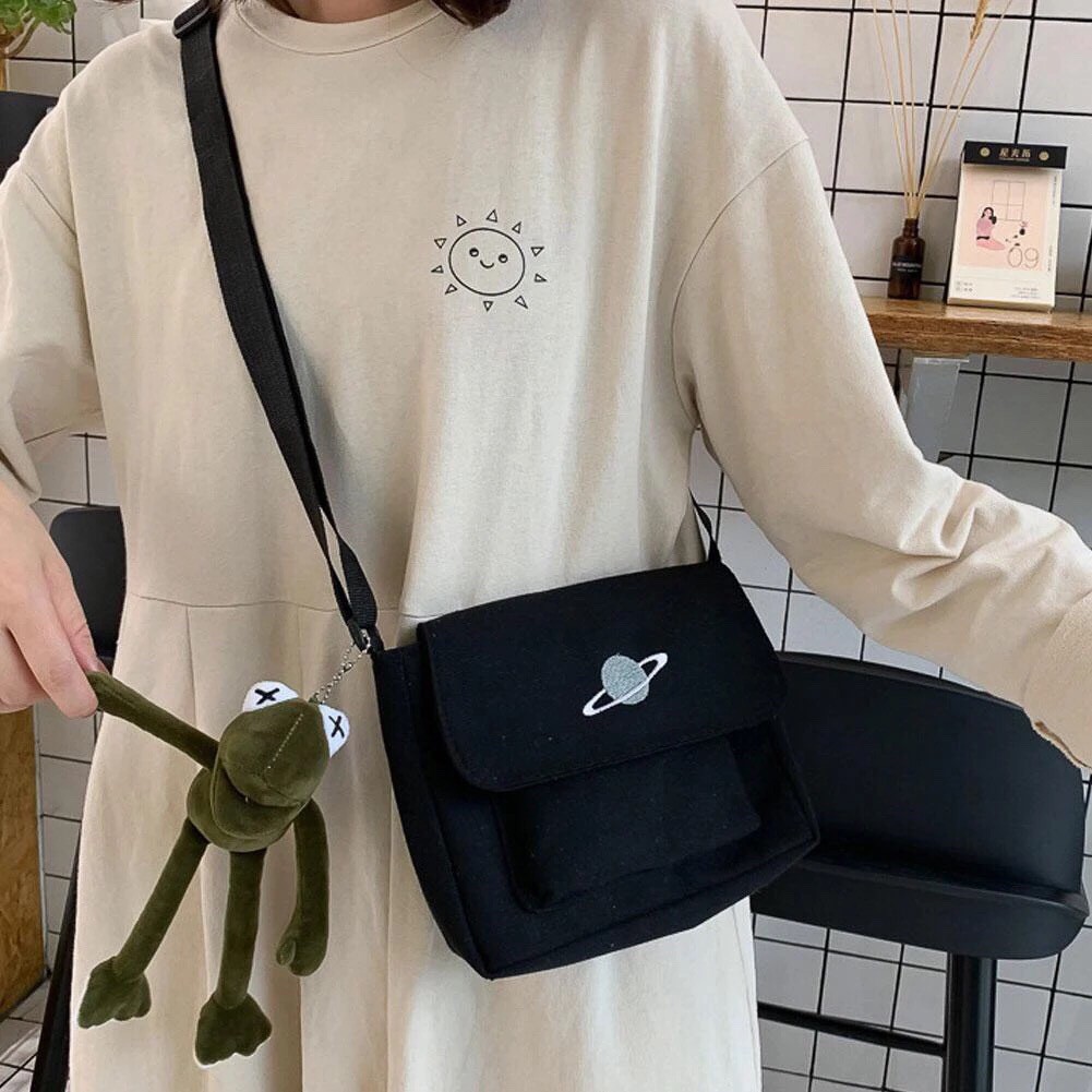 [ SALE] Túi đeo chéo hình trái đất đa năng phong cách thời trang cho giới trẻ