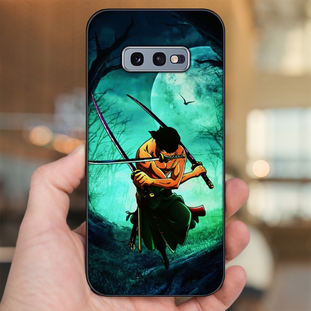 Ốp lưng Samsung S10e viền đen in hình Zoro One Piece