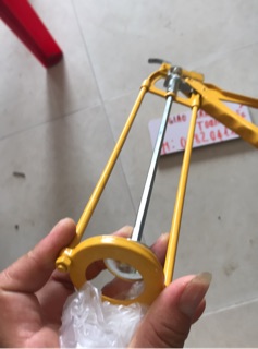 Súng bắn keo silicon