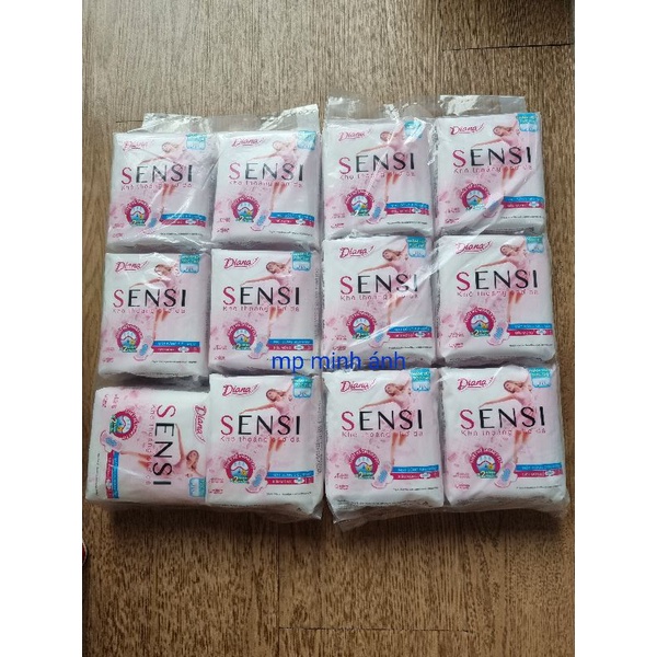 Băng vệ sinh diana sensi mặt bông siêu mềm có cánh