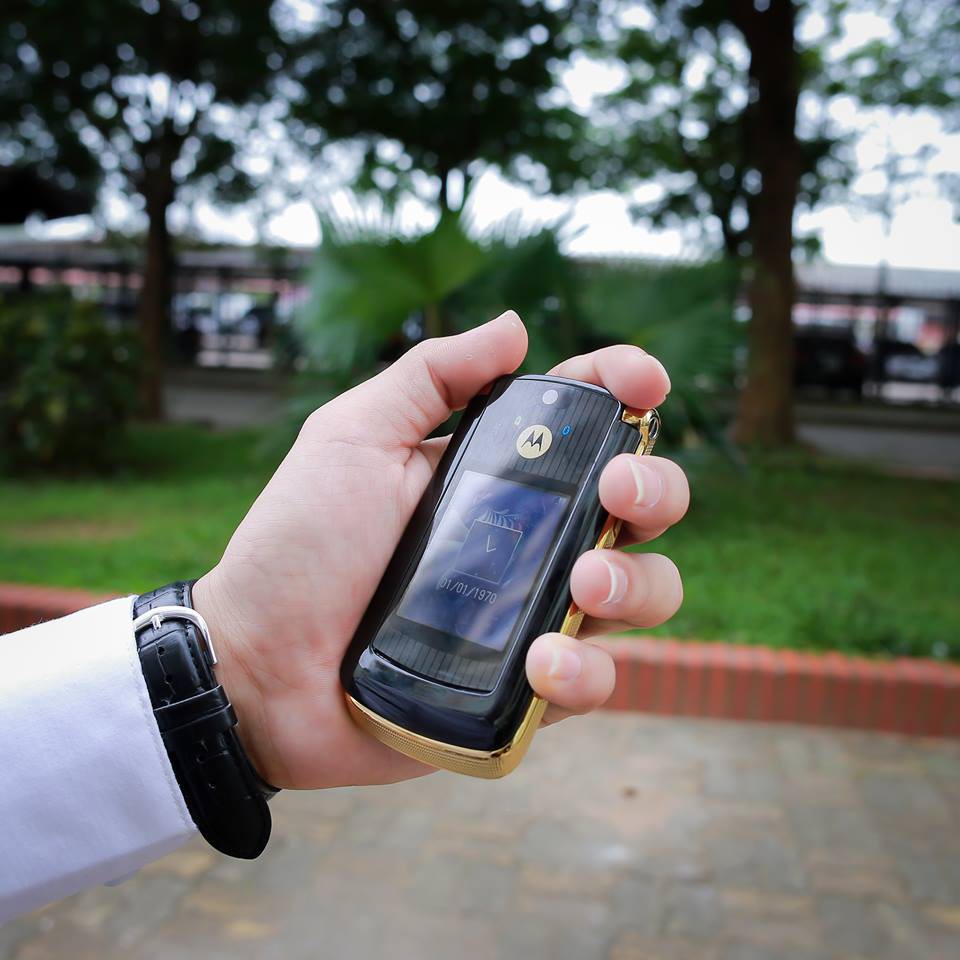 Điện Thoại Motorola V8 Nắp Gập Chính Hãng Bảo Hành Uy Tín Đẹp